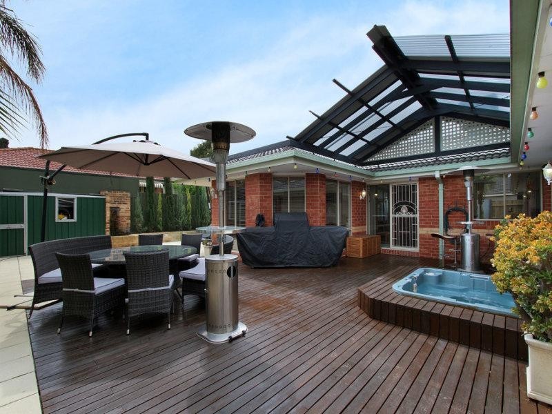 15 Natanya Way, Kilsyth VIC 3137