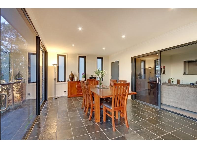 24 Scenic Cresent, Kalorama VIC 3766