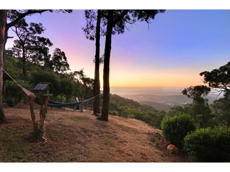 24 Scenic Cresent, Kalorama VIC 3766