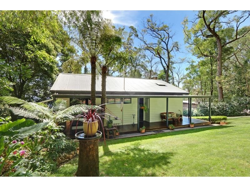 24 Scenic Cresent, Kalorama VIC 3766