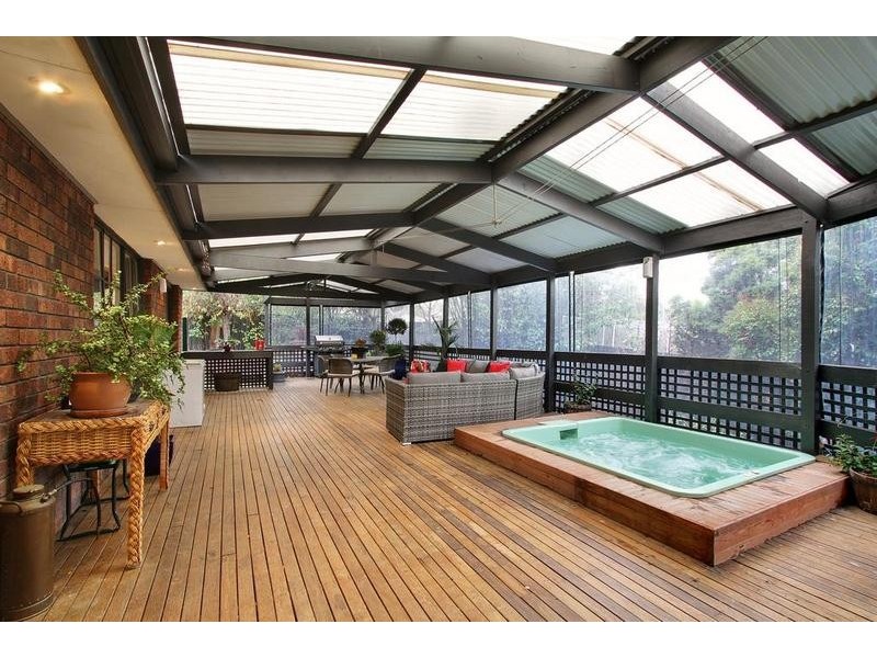 8 Kirsten Court, Mooroolbark VIC 3138