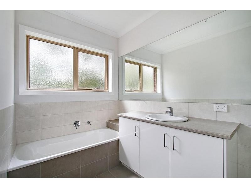 2/23 Gracedale Avenue, Ringwood East VIC 3135