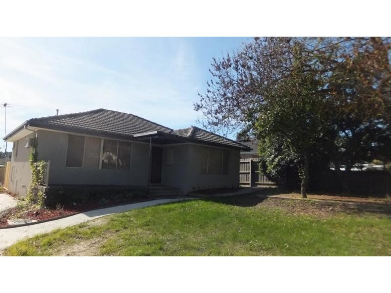 17 Nolan Avenue, Mooroolbark VIC 3138