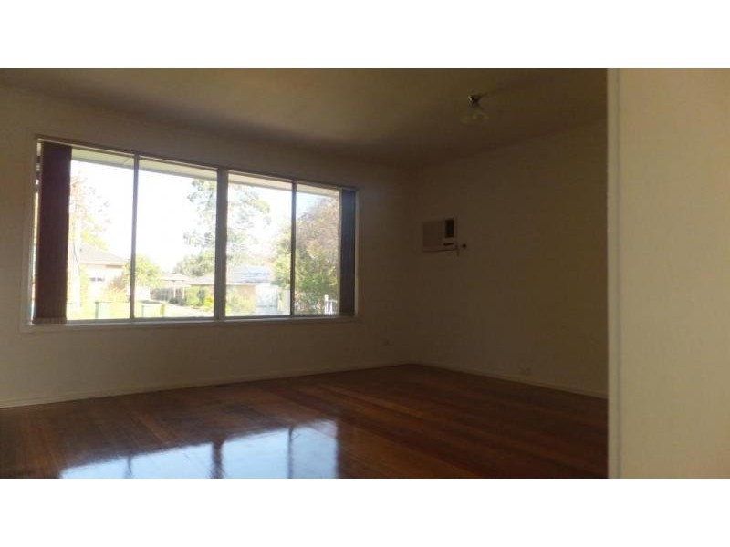 17 Nolan Avenue, Mooroolbark VIC 3138