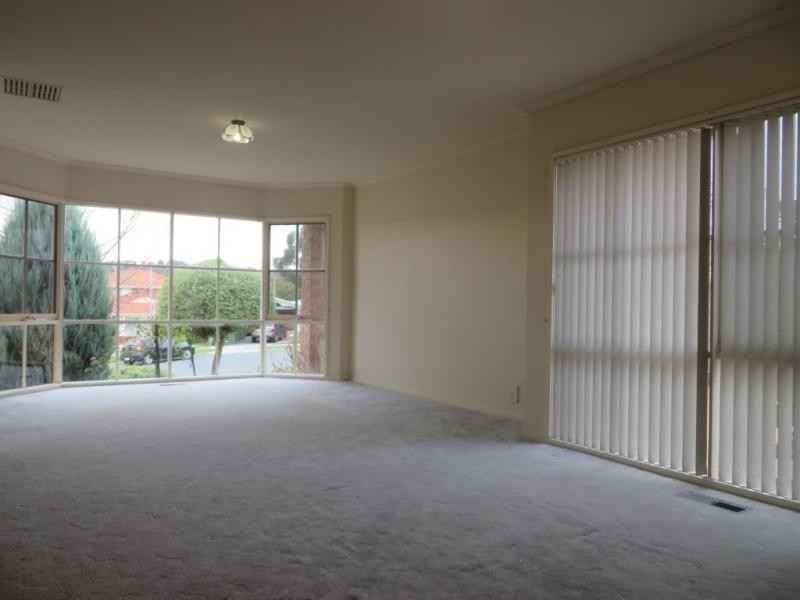 7 Defelice Place, Mooroolbark VIC 3138