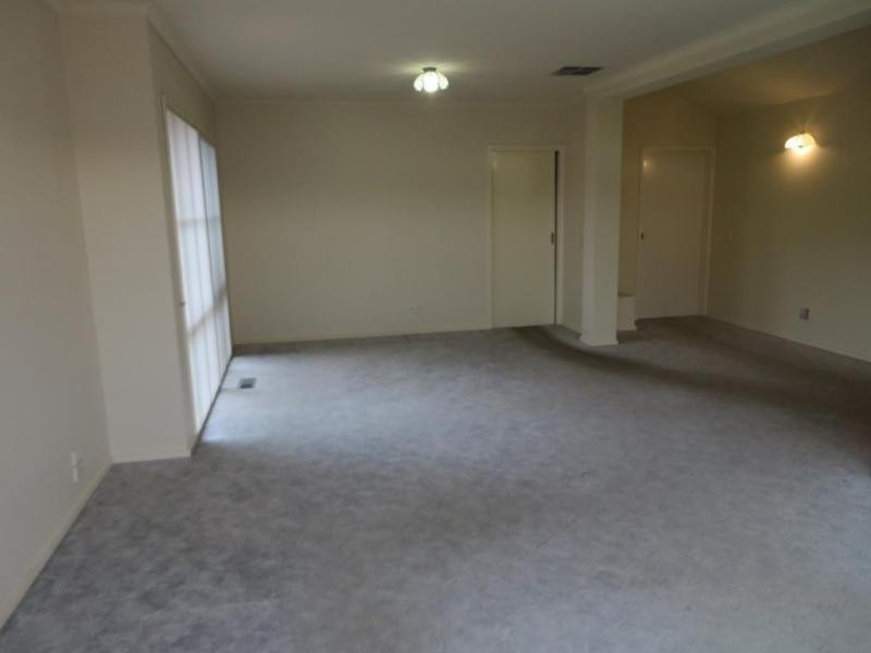 7 Defelice Place, Mooroolbark VIC 3138