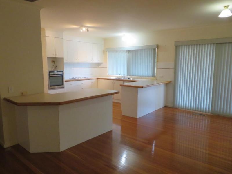 7 Defelice Place, Mooroolbark VIC 3138