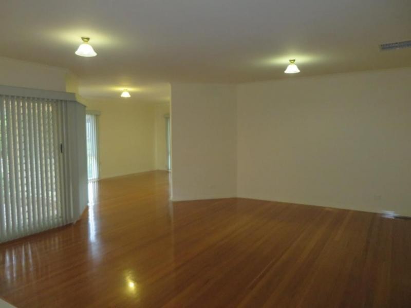 7 Defelice Place, Mooroolbark VIC 3138