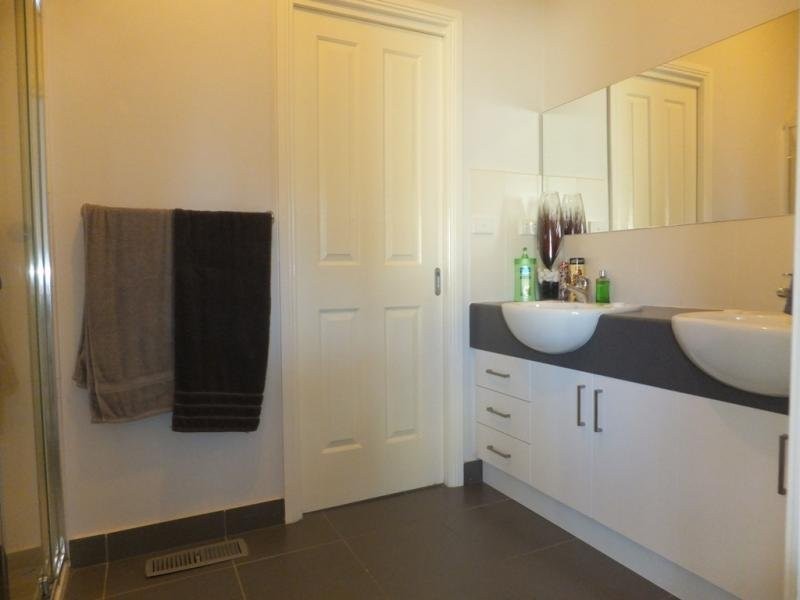 2/114 Anderson Street, Lilydale VIC 3140