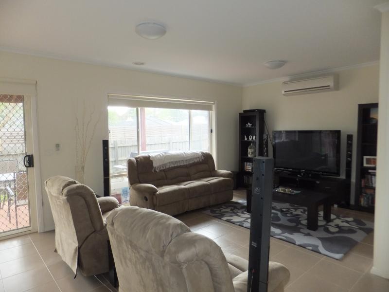 61A Dryden Concourse, Mooroolbark VIC 3138