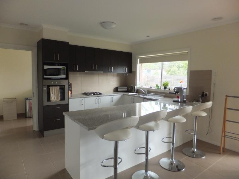 61A Dryden Concourse, Mooroolbark VIC 3138