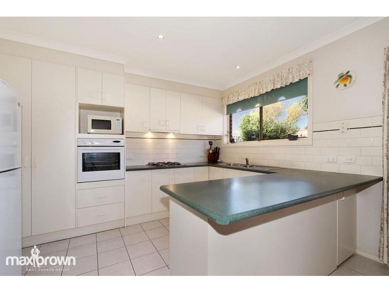 2/20 Kitchener Road, Croydon VIC 3136