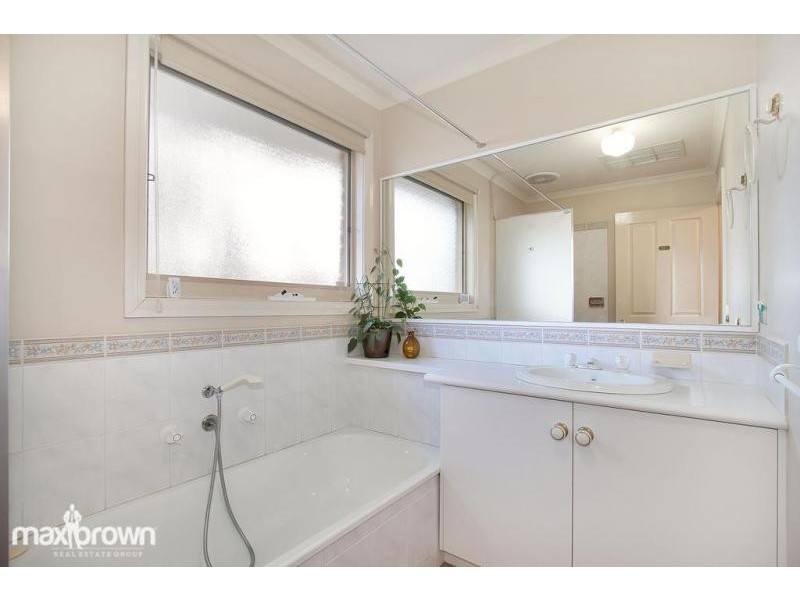 3A Ainslie Park Avenue, Croydon VIC 3136