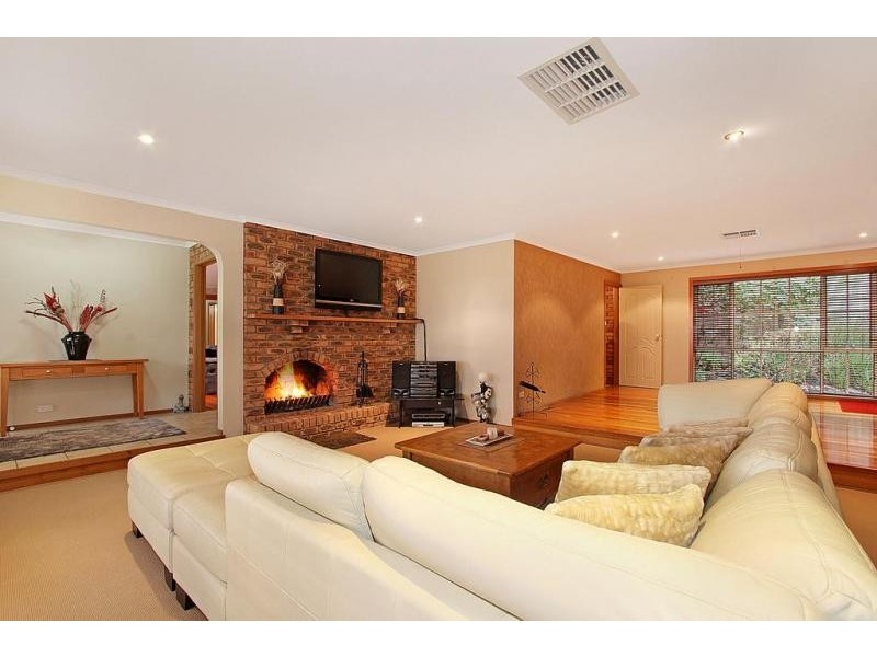 7 Stirling Court, Kilsyth VIC 3137