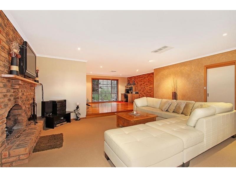 7 Stirling Court, Kilsyth VIC 3137