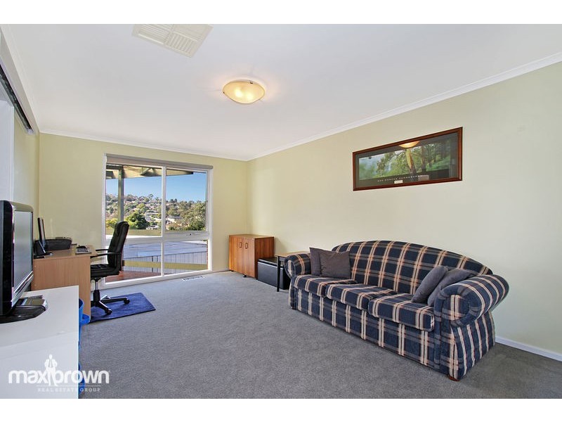 154 Manchester Road, Mooroolbark VIC 3138