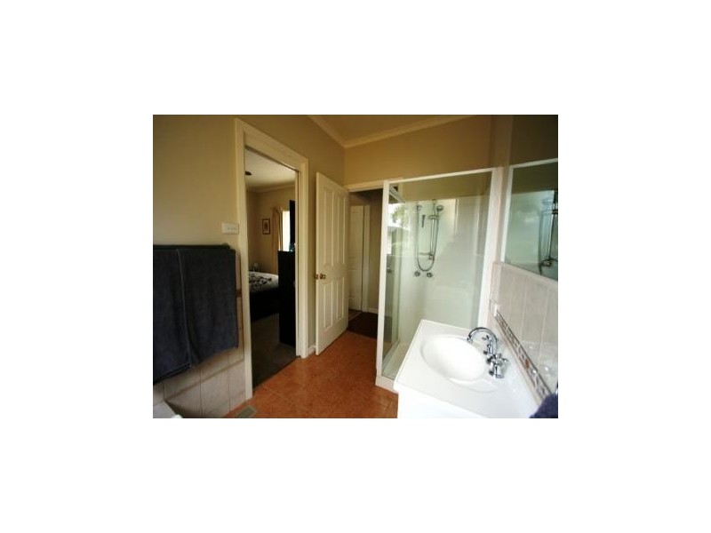 14A Belmont Road West, Croydon South VIC 3136