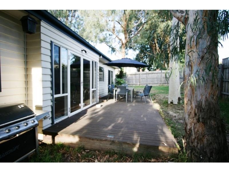 14A Belmont Road West, Croydon South VIC 3136