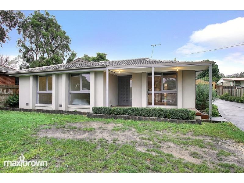 10 Landstrom Quadrant, Kilsyth VIC 3137