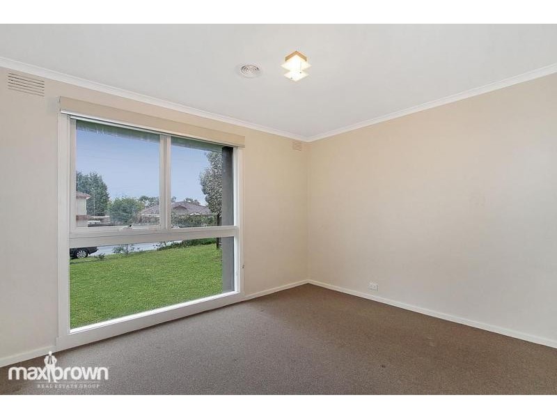 10 Landstrom Quadrant, Kilsyth VIC 3137