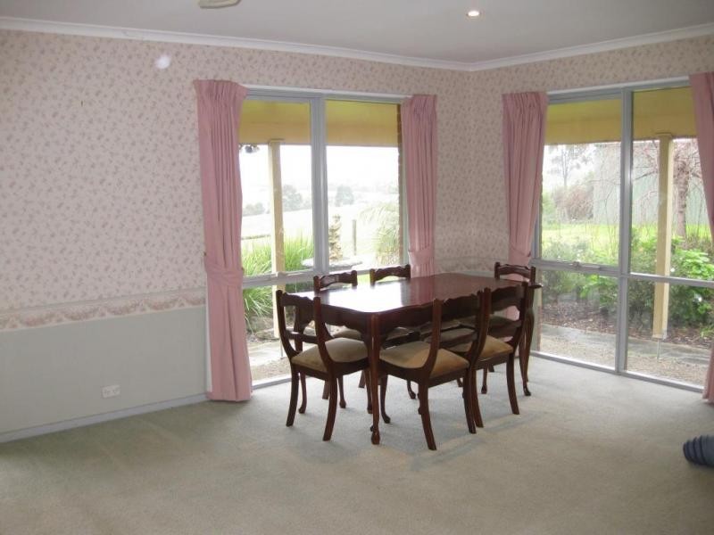 2 Hughes Road, Chirnside Park VIC 3116