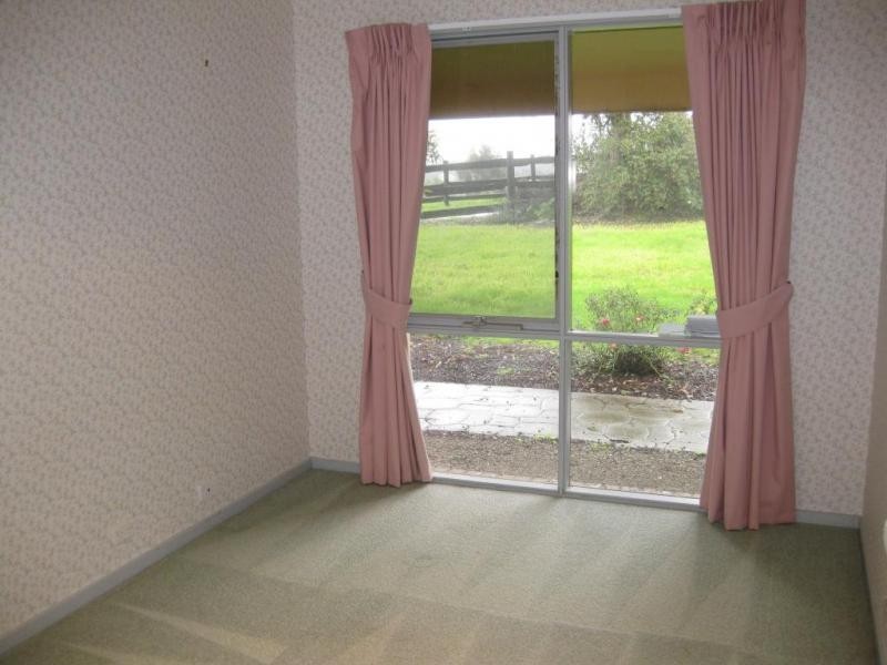 2 Hughes Road, Chirnside Park VIC 3116