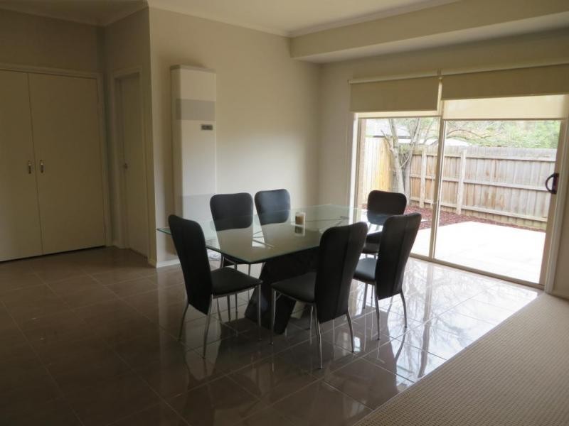 2/50 Surrey Road East, Croydon VIC 3136