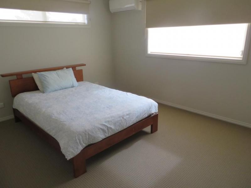 2/50 Surrey Road East, Croydon VIC 3136