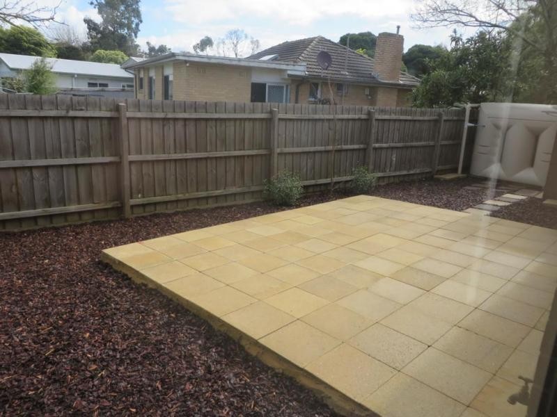 2/50 Surrey Road East, Croydon VIC 3136