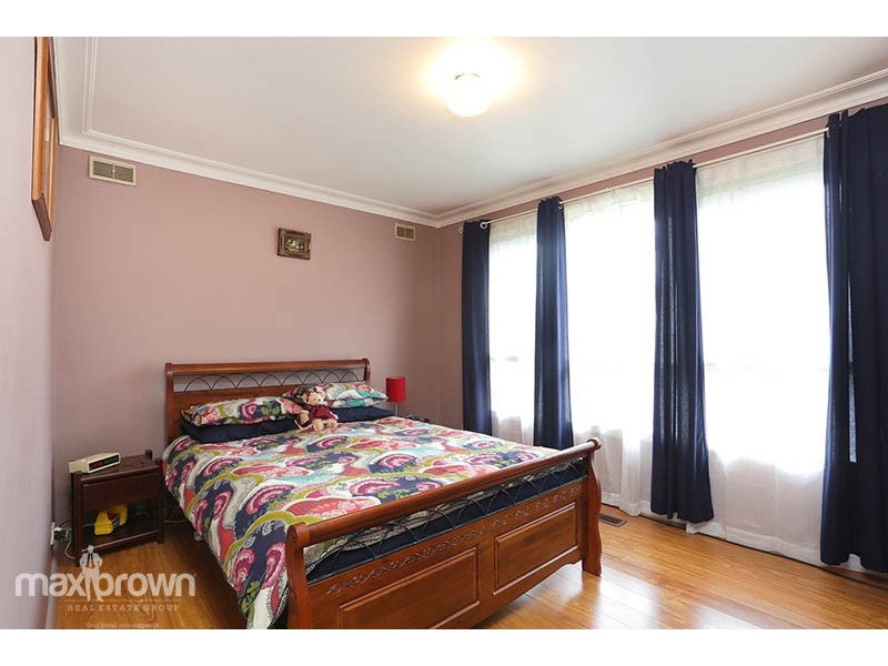 2 Peter Street, Croydon South VIC 3136