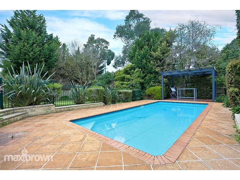 6 Tara Close, Croydon VIC 3136