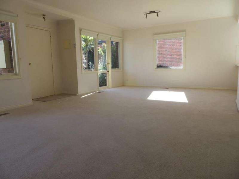 12/5 Devenish Avenue, Montrose VIC 3765