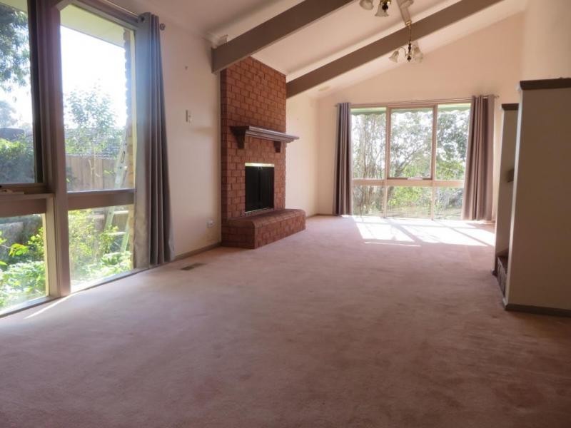 33 Parkvalley Drive, Chirnside Park VIC 3116