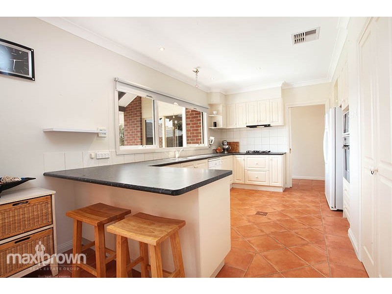 77 Nangathan Way, Croydon North VIC 3136