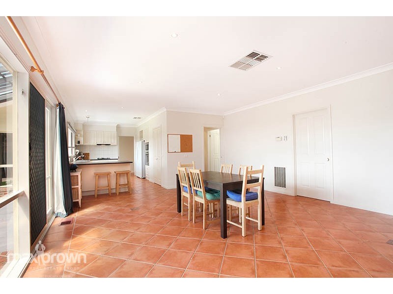 77 Nangathan Way, Croydon North VIC 3136
