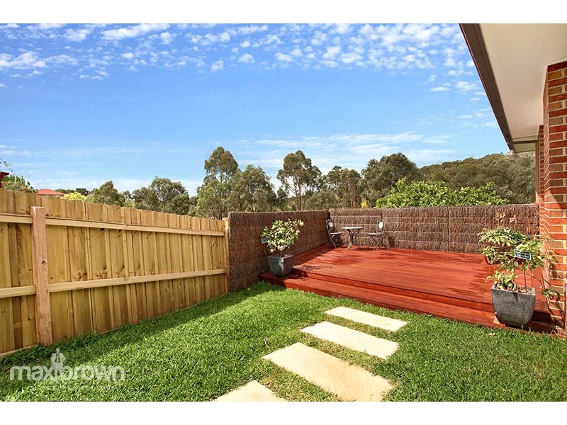 77 Nangathan Way, Croydon North VIC 3136