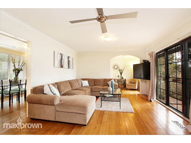 17 Oak Grove, Mount Evelyn VIC 3796