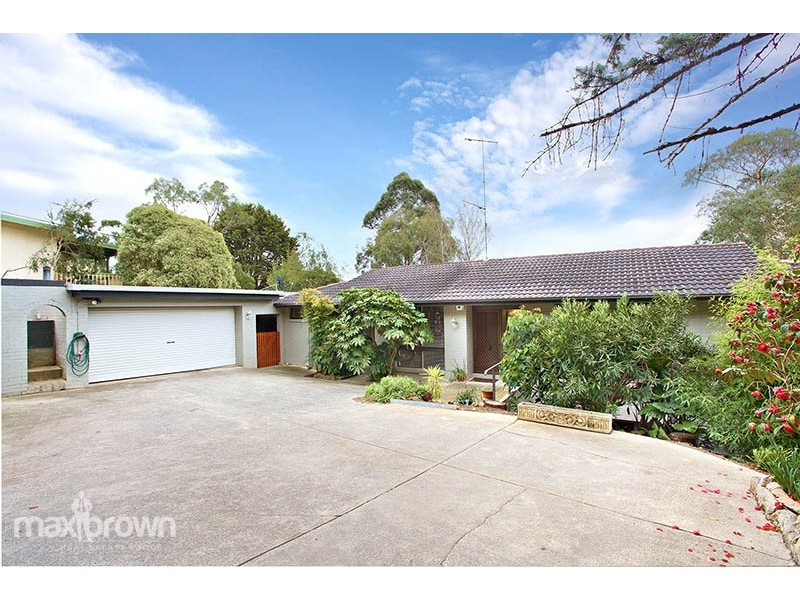 17 Oak Grove, Mount Evelyn VIC 3796