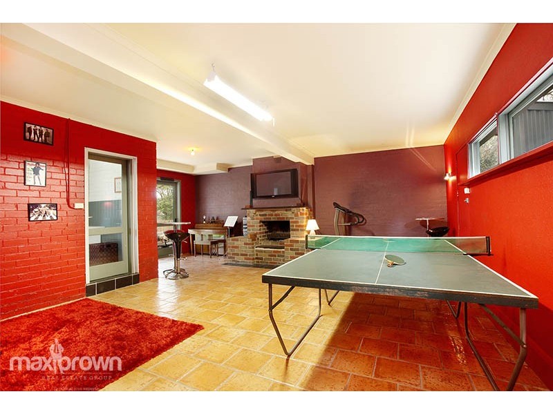 17 Oak Grove, Mount Evelyn VIC 3796