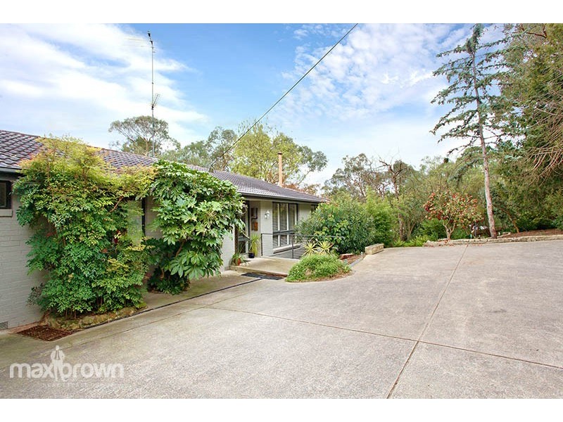 17 Oak Grove, Mount Evelyn VIC 3796