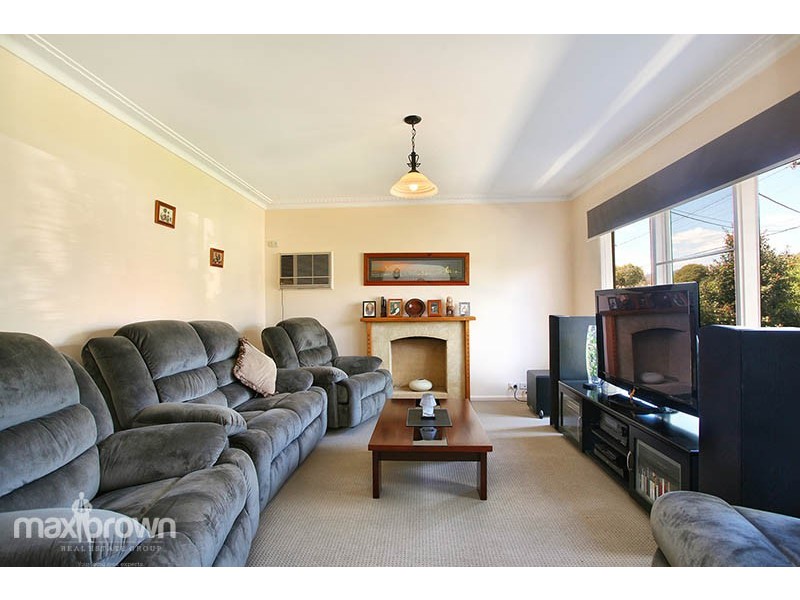 30 Diane Crescent, Mooroolbark VIC 3138