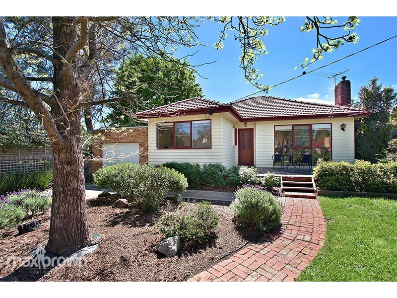 30 Diane Crescent, Mooroolbark VIC 3138