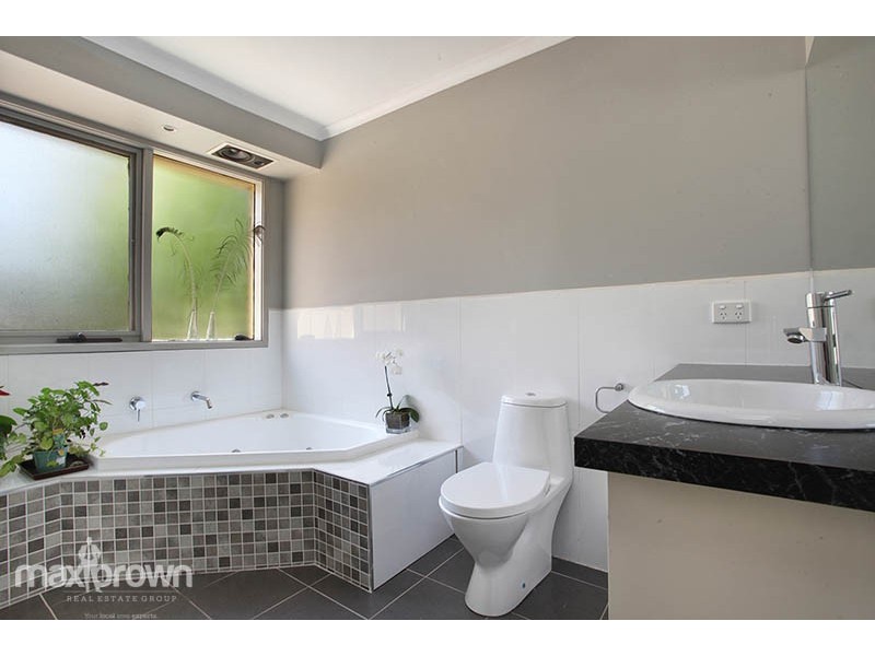 77 Kalinda Road, Ringwood VIC 3134