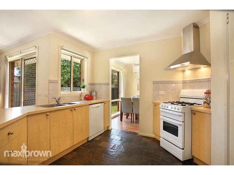 21 Manchester Road, Mooroolbark VIC 3138