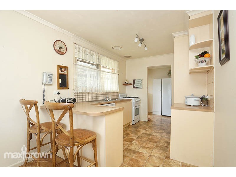 2 Peter Street, Croydon South VIC 3136