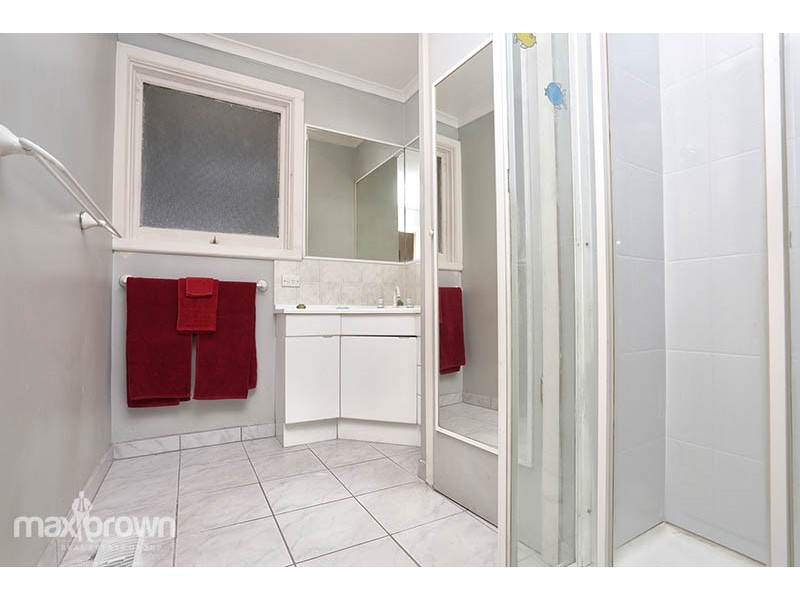 2 Peter Street, Croydon South VIC 3136