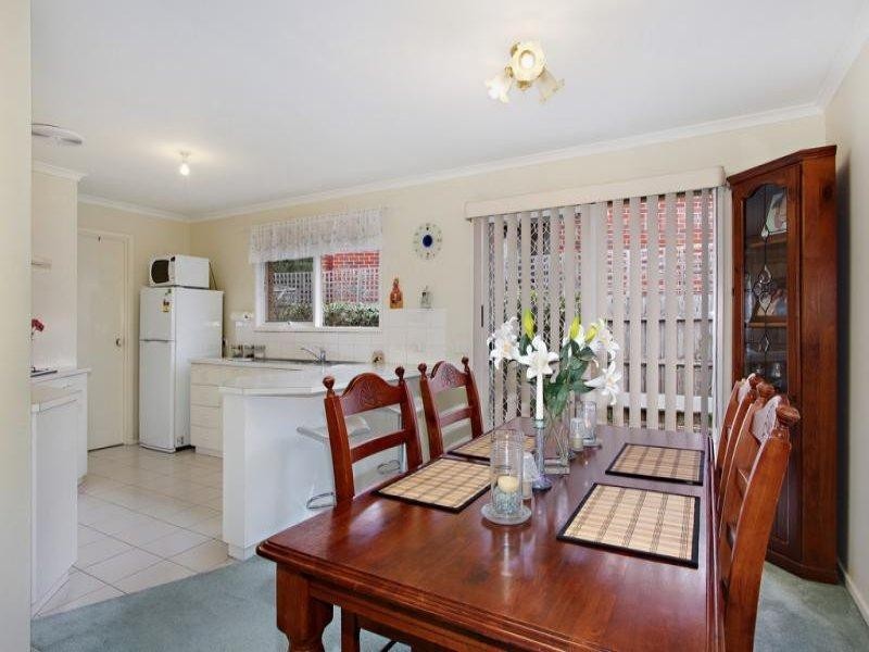 4/200 Hull Road, Mooroolbark VIC 3138