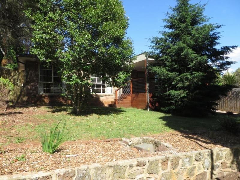 11 Sunburst Court, Mooroolbark VIC 3138