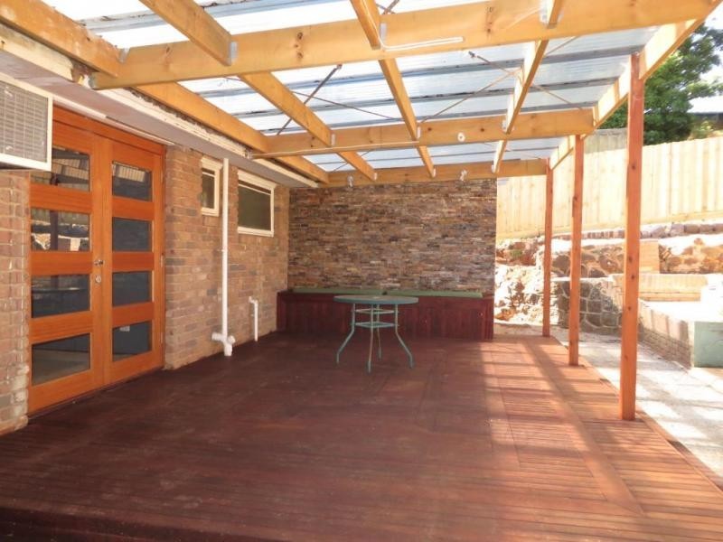 11 Sunburst Court, Mooroolbark VIC 3138