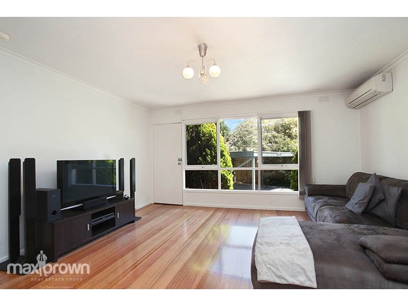 2/5 Wickham Road, Croydon VIC 3136